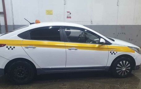 Hyundai Solaris II рестайлинг, 2019 год, 750 000 рублей, 4 фотография