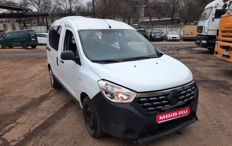 Renault Dokker, 2018 год, 299 000 рублей, 1 фотография