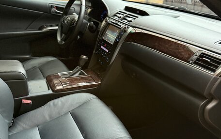 Toyota Camry, 2017 год, 1 870 000 рублей, 5 фотография