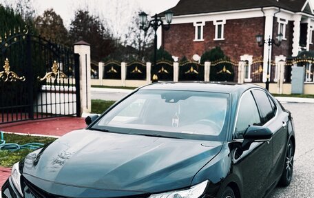 Toyota Camry, 2020 год, 2 800 000 рублей, 4 фотография