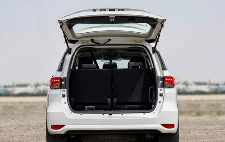 Toyota Fortuner II, 2025 год, 4 999 000 рублей, 5 фотография