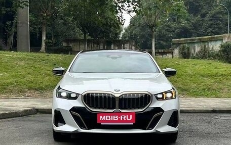 BMW 5 серия, 2024 год, 7 000 000 рублей, 2 фотография