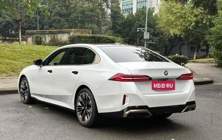 BMW 5 серия, 2024 год, 7 000 000 рублей, 6 фотография