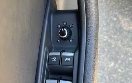 Audi A4, 2017 год, 1 900 000 рублей, 21 фотография