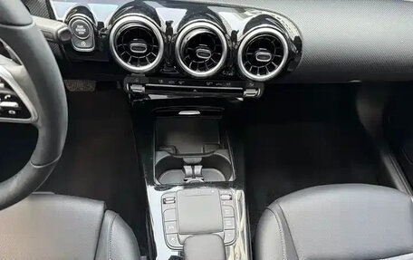 Mercedes-Benz A-Класс, 2022 год, 1 515 200 рублей, 13 фотография