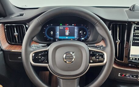 Volvo XC60 II, 2025 год, 5 770 000 рублей, 10 фотография