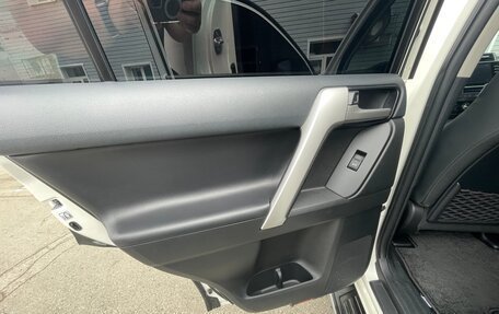 Toyota Land Cruiser Prado 150 рестайлинг 2, 2022 год, 8 499 999 рублей, 14 фотография