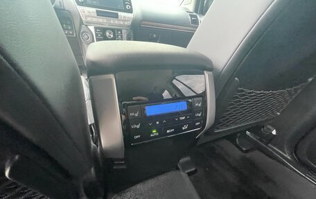 Toyota Land Cruiser Prado 150 рестайлинг 2, 2022 год, 8 499 999 рублей, 16 фотография