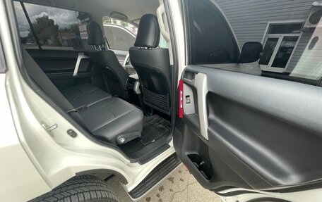 Toyota Land Cruiser Prado 150 рестайлинг 2, 2022 год, 8 499 999 рублей, 18 фотография