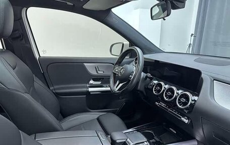 Mercedes-Benz GLA, 2021 год, 2 650 000 рублей, 17 фотография