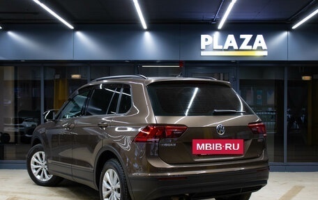 Volkswagen Tiguan II, 2020 год, 2 289 000 рублей, 3 фотография