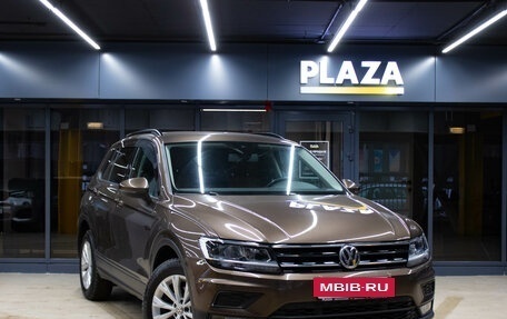 Volkswagen Tiguan II, 2020 год, 2 289 000 рублей, 2 фотография