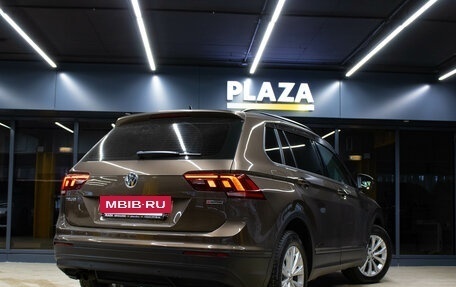 Volkswagen Tiguan II, 2020 год, 2 289 000 рублей, 6 фотография