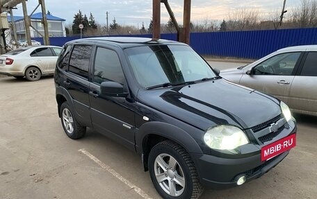 Chevrolet Niva I рестайлинг, 2017 год, 650 000 рублей, 2 фотография