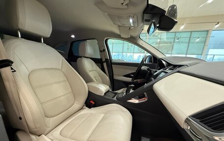 Jaguar E-Pace, 2018 год, 2 300 000 рублей, 16 фотография