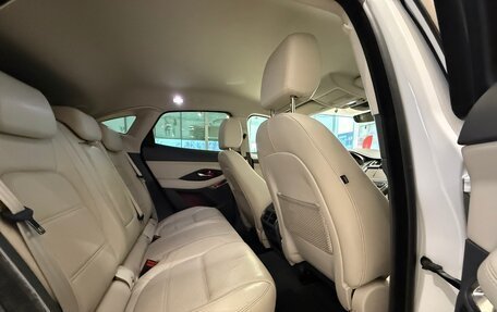 Jaguar E-Pace, 2018 год, 2 300 000 рублей, 13 фотография