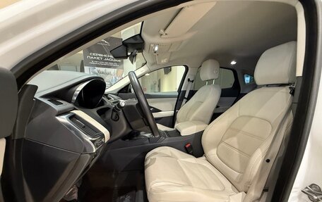 Jaguar E-Pace, 2018 год, 2 300 000 рублей, 10 фотография