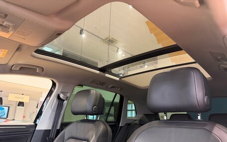 Volkswagen Tiguan II, 2018 год, 2 500 000 рублей, 11 фотография