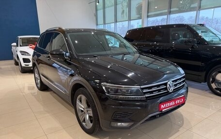 Volkswagen Tiguan II, 2018 год, 2 500 000 рублей, 2 фотография