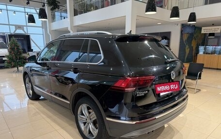 Volkswagen Tiguan II, 2018 год, 2 500 000 рублей, 4 фотография