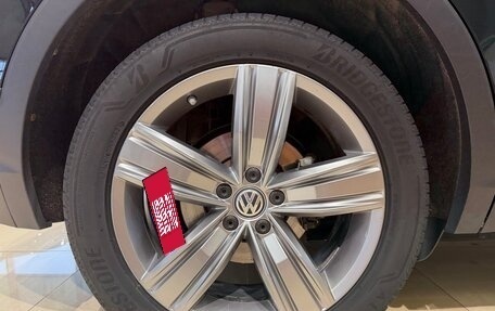 Volkswagen Tiguan II, 2018 год, 2 500 000 рублей, 5 фотография