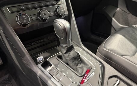 Volkswagen Tiguan II, 2018 год, 2 500 000 рублей, 12 фотография