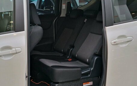 Toyota Sienta II, 2019 год, 1 450 000 рублей, 24 фотография