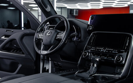 Lexus LX, 2022 год, 14 700 000 рублей, 28 фотография