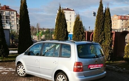 Volkswagen Touran III, 2006 год, 770 000 рублей, 3 фотография