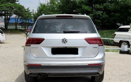 Volkswagen Tiguan II, 2021 год, 2 980 000 рублей, 3 фотография