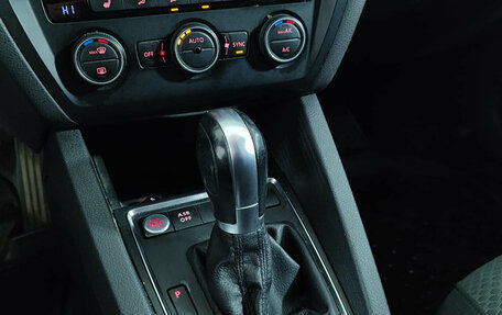 Volkswagen Jetta VI, 2015 год, 1 099 000 рублей, 16 фотография