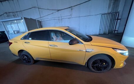 Hyundai Elantra, 2022 год, 1 700 000 рублей, 4 фотография