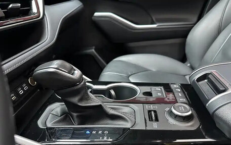 Toyota Highlander, 2024 год, 5 450 000 рублей, 10 фотография