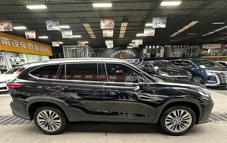 Toyota Highlander, 2024 год, 5 450 000 рублей, 16 фотография