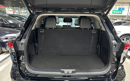 Toyota Highlander, 2024 год, 5 450 000 рублей, 32 фотография