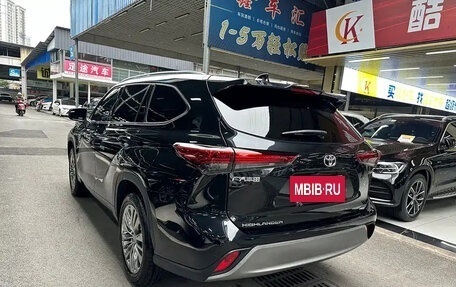 Toyota Highlander, 2024 год, 5 450 000 рублей, 26 фотография