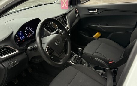 Hyundai Solaris II рестайлинг, 2017 год, 1 100 000 рублей, 13 фотография