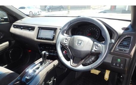 Honda Vezel, 2019 год, 1 520 000 рублей, 24 фотография