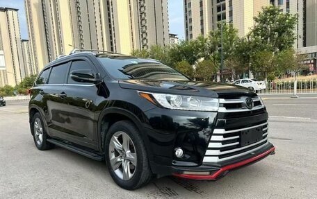 Toyota Highlander III, 2021 год, 5 345 000 рублей, 1 фотография