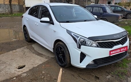 KIA Rio IV, 2022 год, 1 300 000 рублей, 1 фотография