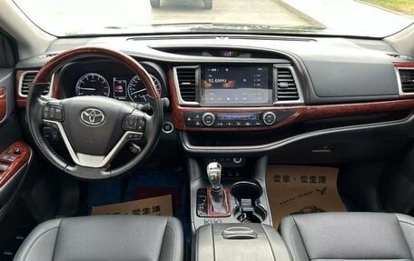Toyota Highlander III, 2021 год, 5 345 000 рублей, 7 фотография