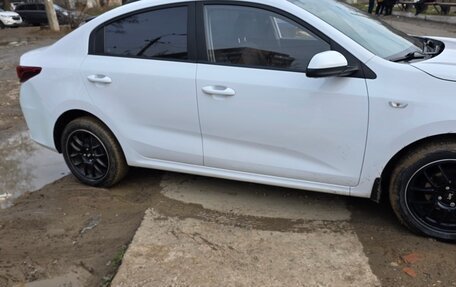 KIA Rio IV, 2022 год, 1 300 000 рублей, 3 фотография