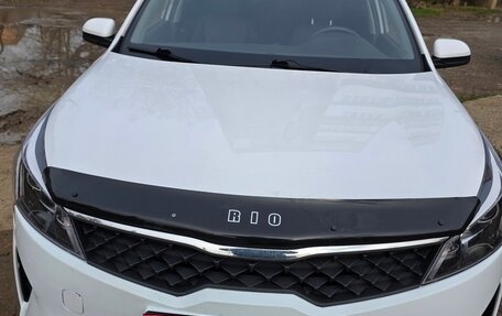 KIA Rio IV, 2022 год, 1 300 000 рублей, 2 фотография