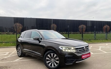 Volkswagen Touareg III, 2018 год, 3 450 000 рублей, 2 фотография