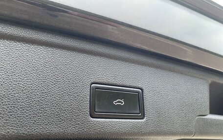 Volkswagen Touareg III, 2018 год, 3 450 000 рублей, 17 фотография