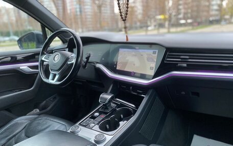 Volkswagen Touareg III, 2018 год, 3 450 000 рублей, 25 фотография