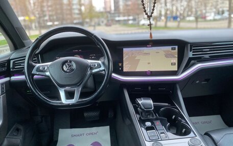 Volkswagen Touareg III, 2018 год, 3 450 000 рублей, 26 фотография