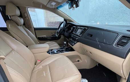 KIA Carnival III, 2018 год, 3 300 000 рублей, 16 фотография