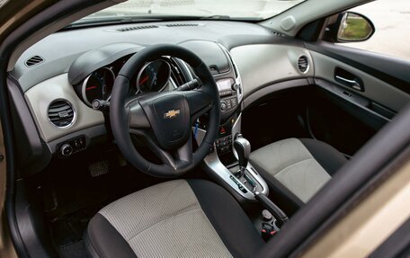 Chevrolet Cruze II, 2013 год, 895 000 рублей, 13 фотография