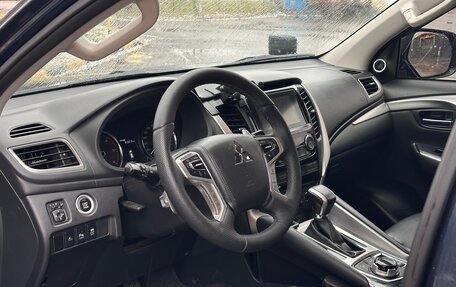 Mitsubishi Pajero Sport III рестайлинг, 2018 год, 2 900 000 рублей, 8 фотография